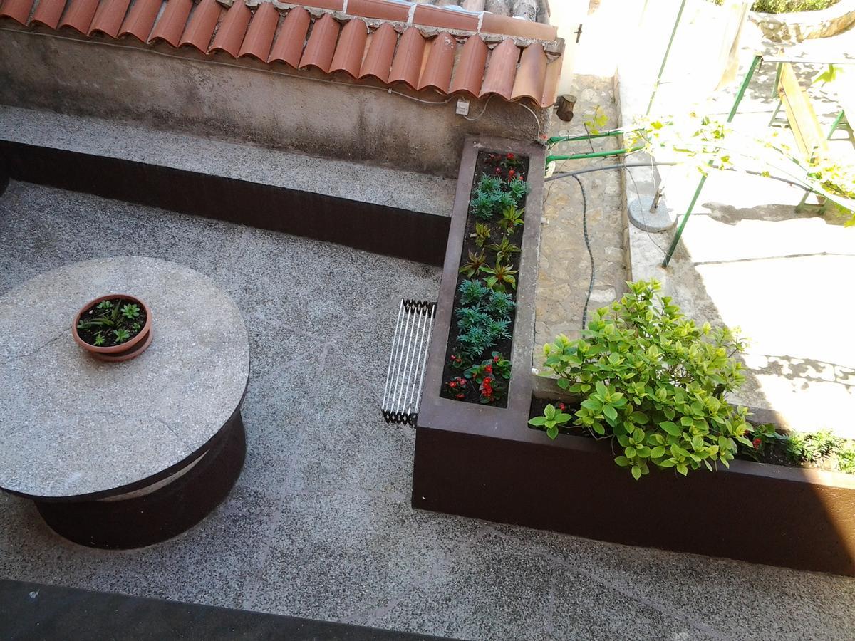 Apartment Mira Cres Exterior photo